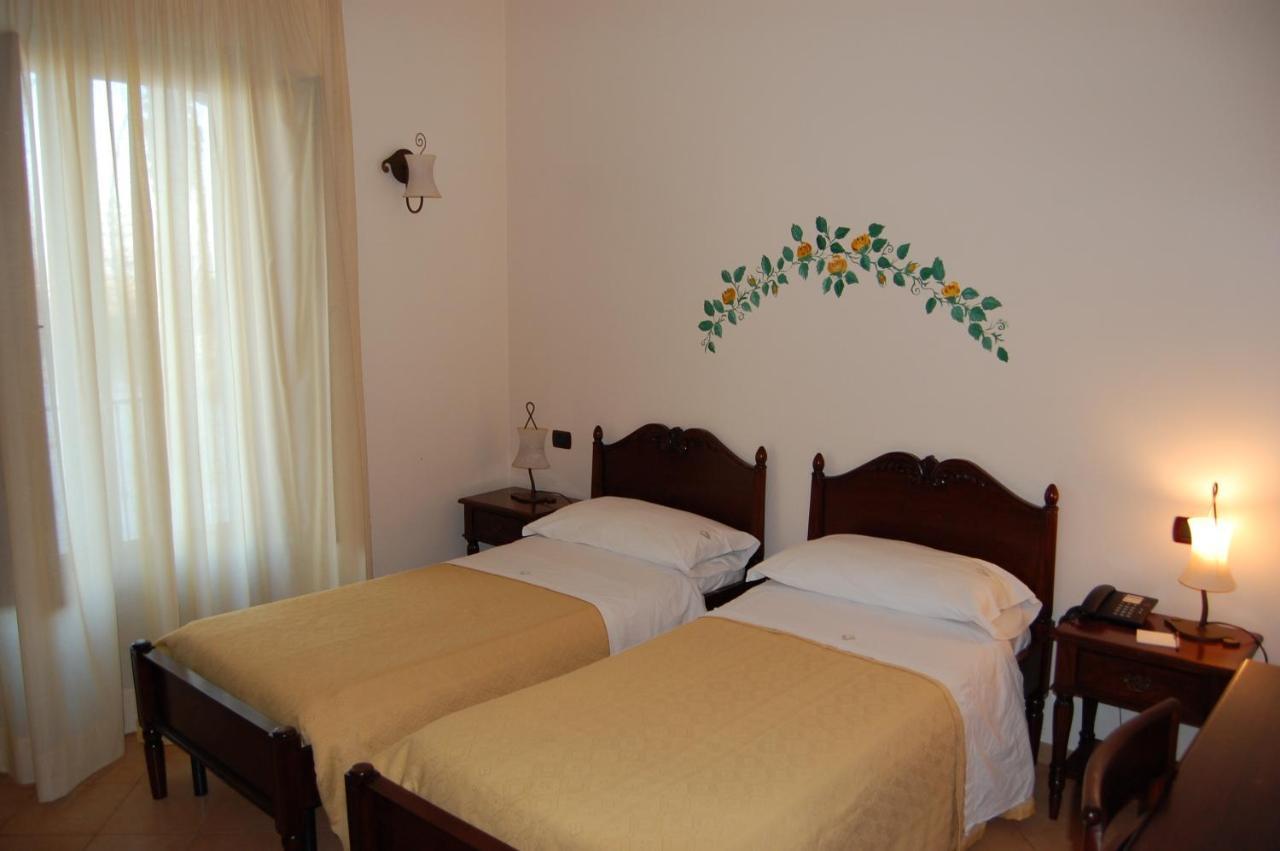 Venus Park Hotel Кастель-Вольтурно Екстер'єр фото