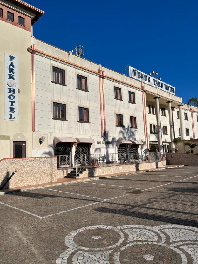 Venus Park Hotel Кастель-Вольтурно Екстер'єр фото