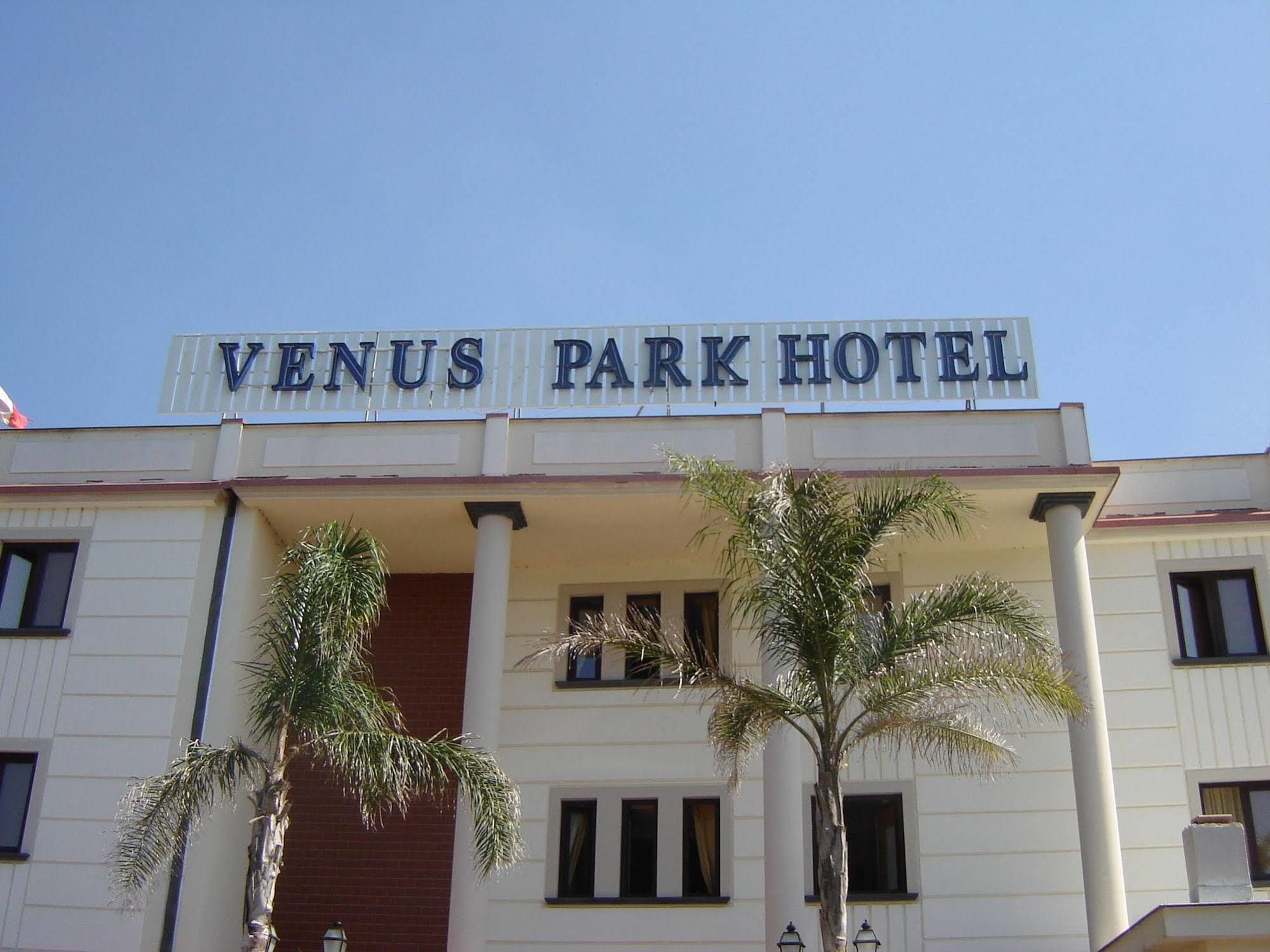 Venus Park Hotel Кастель-Вольтурно Екстер'єр фото
