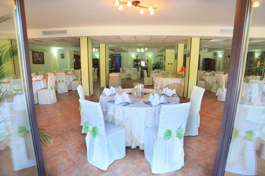 Venus Park Hotel Кастель-Вольтурно Ресторан фото